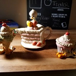 Tweety sugar and creamer set